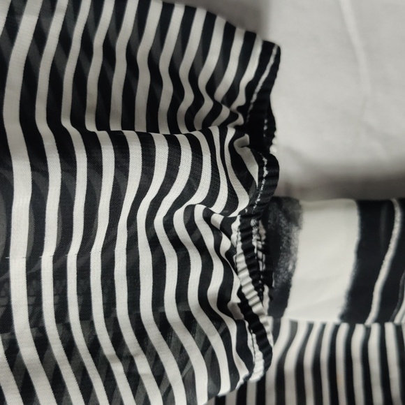 BCX Women’s Sheer Flowy Top, Black White Striped, Size XL - Picture 5 of 6